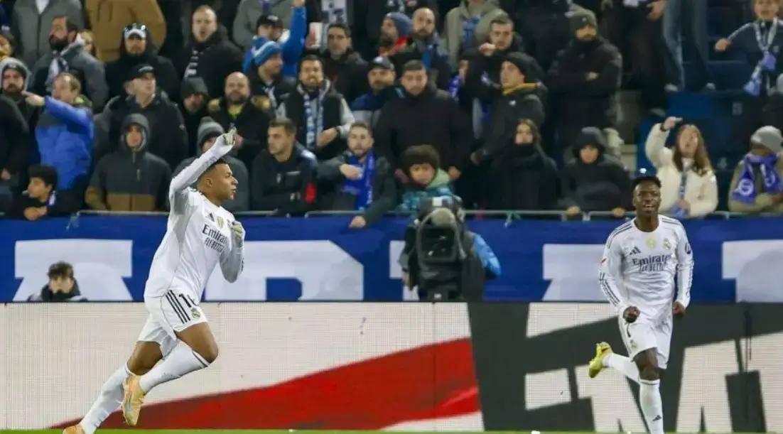 米兰体育-皇家马德里豪取两连胜，晋级半决赛(皇家马德里夺冠阵容)