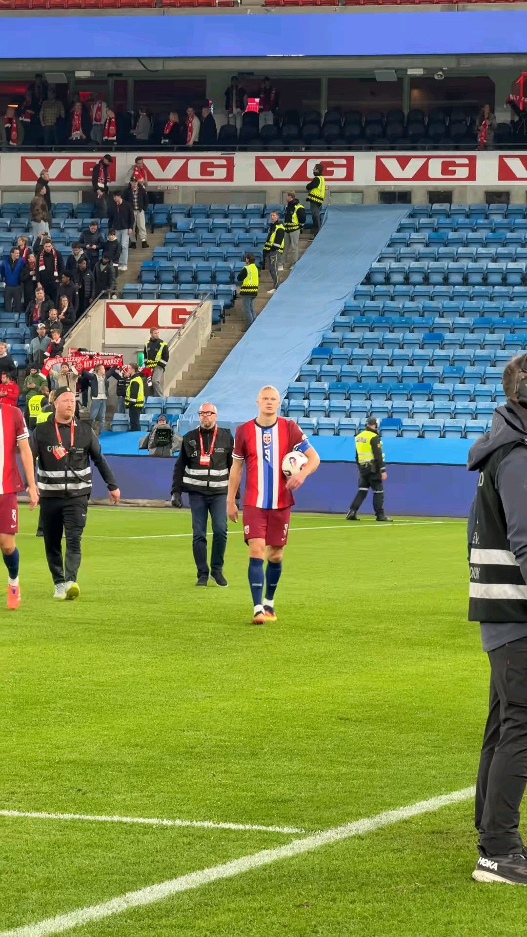 MILANSPORT下载-挪威队员连续进球，成为赛场焦点(挪威队员连续进球,成为赛场焦点的原因)